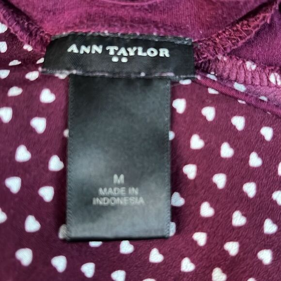Ann Taylor plum purple /white heart short sleeved shirt size M. - Picture 6 of 6